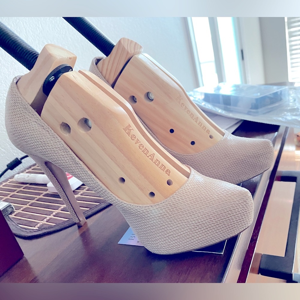 BCBG Generation heels
